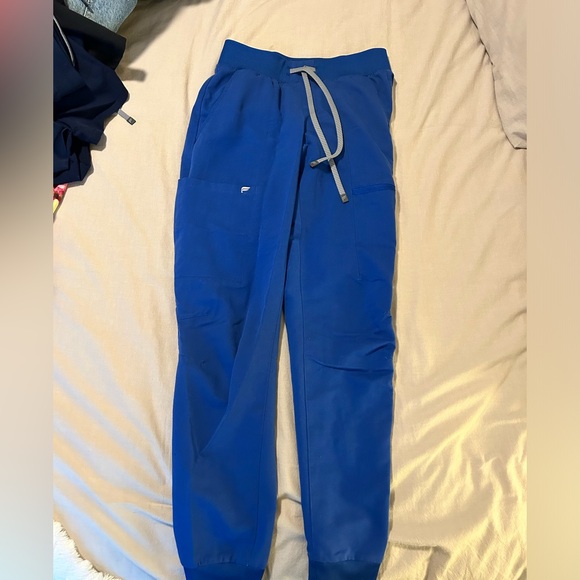 Fabletics scrub set - Picture 3 of 3